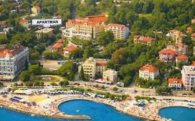Apartment Nena With Private Free Parking